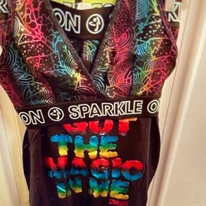 Lovely 3 pc Large rainbow metallic Zumba set in great condition